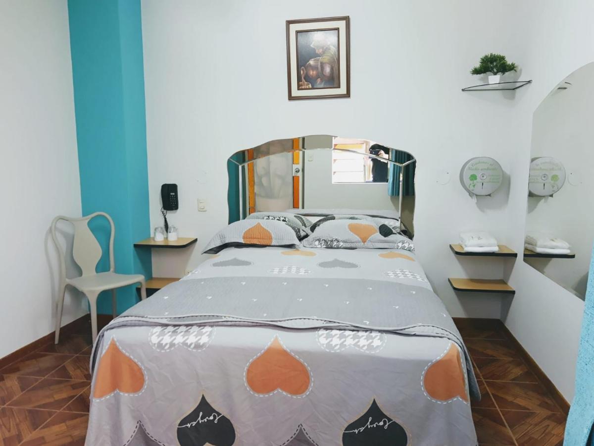 Hotel Hospedaje Las Tres 2*